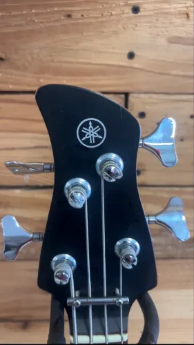 Baixo Yamaha TBRX174