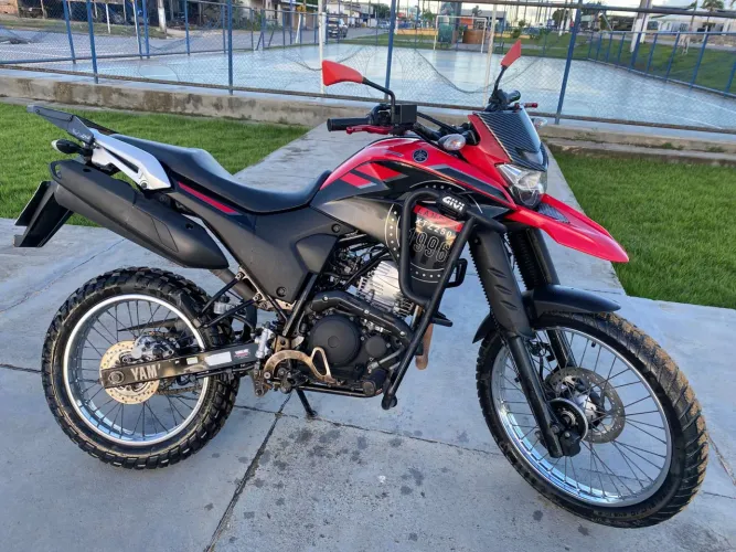 Vendo Lander ou troco em carro do meu agrado, valor 22 mil