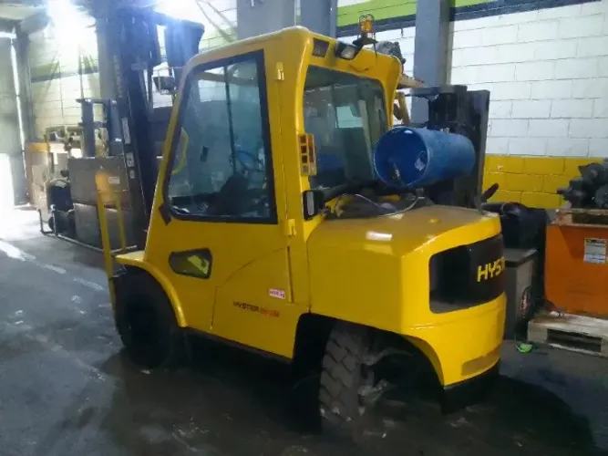 Empilhadeira Hyster H80XM 4000kg GLP Com Posicionador de Garfos 