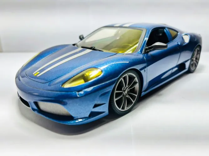 Miniatura Ferrari F430 Scuderia 1/18