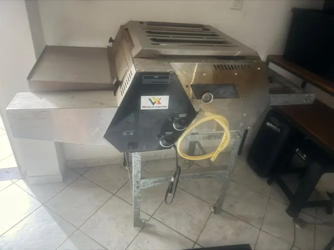 FORNO ESTEIRA VENDO OU TROCO