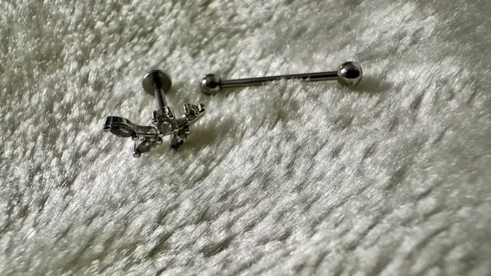 Piercing Hélix Cravejado 