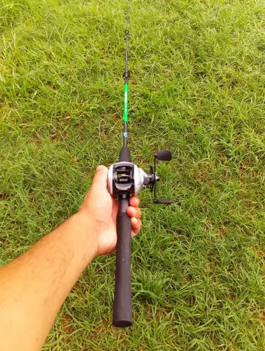 290 reais Carretilha de pesca e vara excelente preco