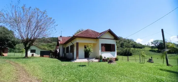 Chácara 3 hectares em Rolante RS Casa 3 quartos Salão Festa Churrasqueira Fogão Campeiro