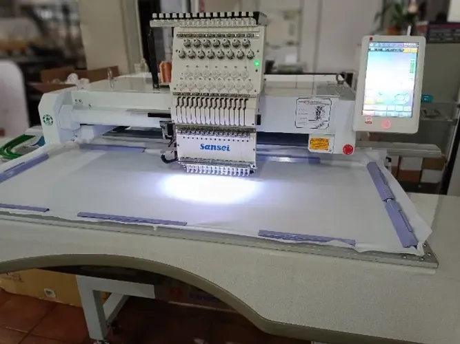 Maquina de Bordar 15 Agulhas c/ Area de 1200 x 500mm 