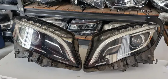 Par de Farol Mercedes Gla 2014/2016 Original
