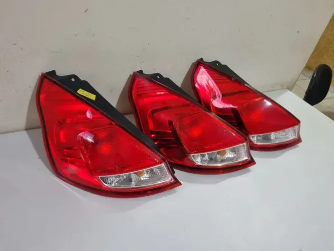 Lanterna esquerda New Fiesta Hatch 2013/2014/2015/2016/2017/2018/2019