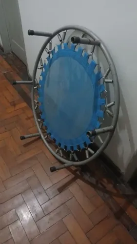 Cama elástica 200reais.