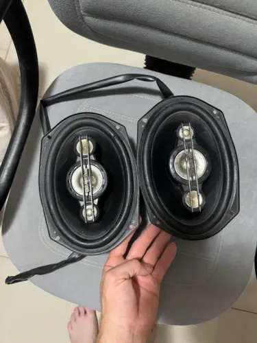 Par de Alto-Falantes para Carro