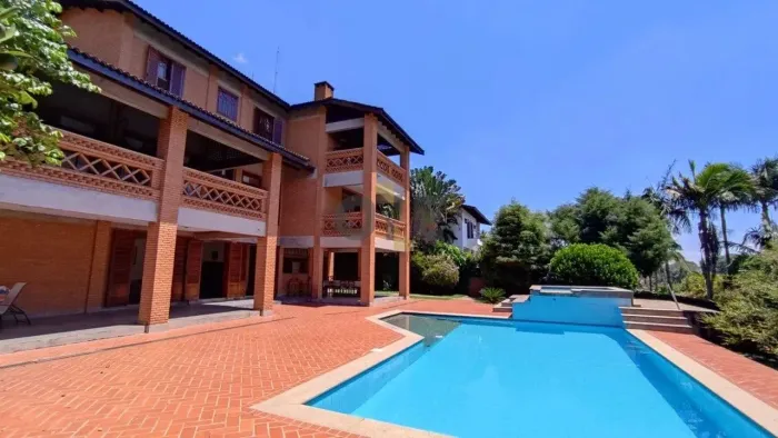 Casa com 4 dormitórios, sendo 4 suítes à venda ou locação - Granja Viana - Carapicuíba/SP