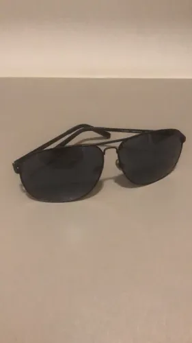 Óculos de Sol Masculino Tommy Hilfiger DM83 - Estilo, Elegância e Proteção!