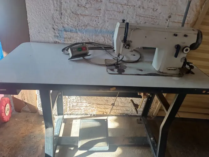 Máquina costura industrial elétrica