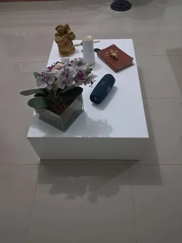 Mesa de centro branca moderna