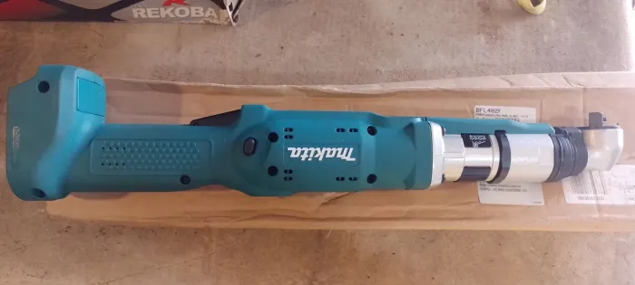Parafusadeira/Furadeira de Impacto Makita 14.4V BFL402F