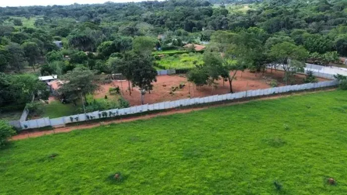 VENDE - SE UMA CHÁCARA PRÓXIMO AO CAMPUS II DA UFG, EM GOIÂNIA.