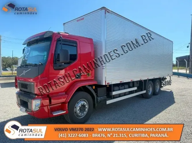 VOLVO VM 270 2022 BAÚ 8,50M