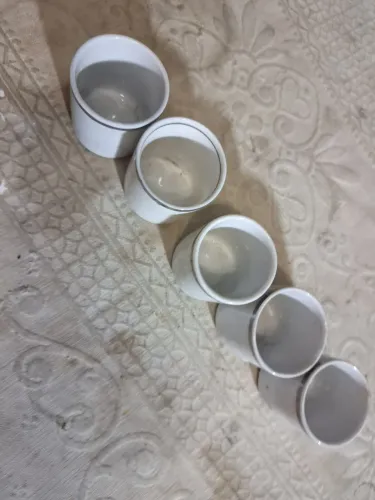 Conjunto de mini canecas brancas 5 unidades 