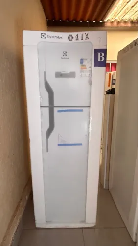 Geladeira Eletrolux 371 litros freezer grande Foss free