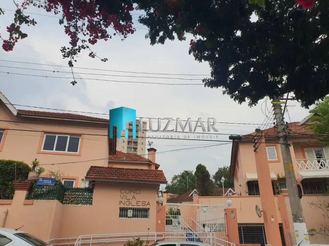 CASA À VENDA EM CONDOMÍNIO 3 QUARTOS 1 SUÍTE - JARDIM GERMÂNIA - 285m²