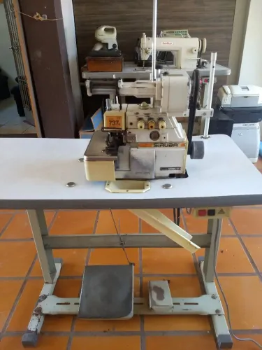 Máquina Industrial Elastiqueira Overlock Siruba 737 