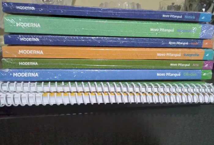 Conjunto de seis Livros e seis disciplinas cada Pitanguá  4° ano