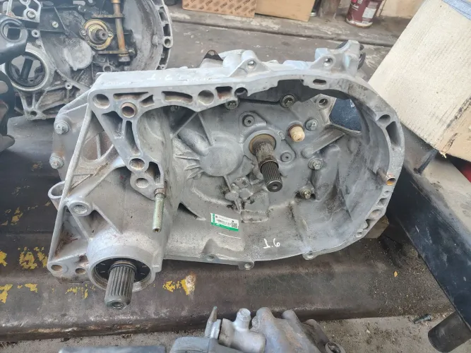 Câmbio caixa marcha Renault Kangoo 1.6 ano ano 2012 original 