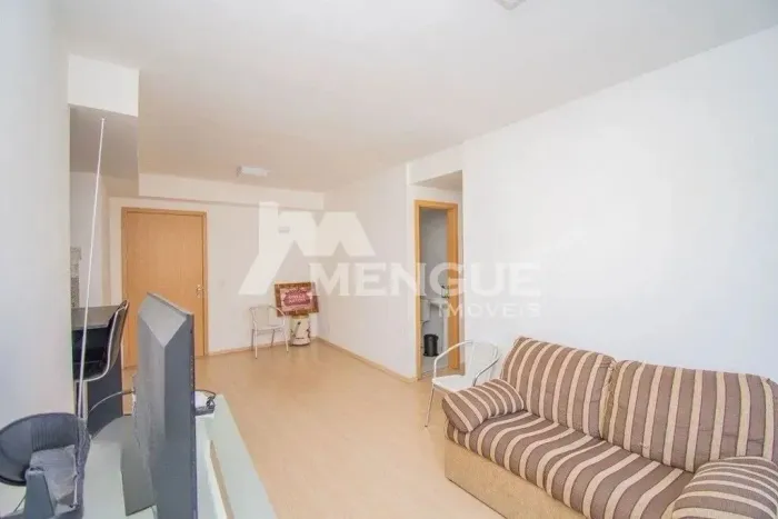 Apartamento com 2 dormitórios e 1 vaga à venda no bairro Jardim Lindóia em Porto Alegre po