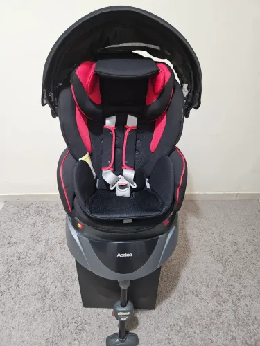 Cadeirinha Infantil Aprica com Capota - 360 graus Conforto e Segurança