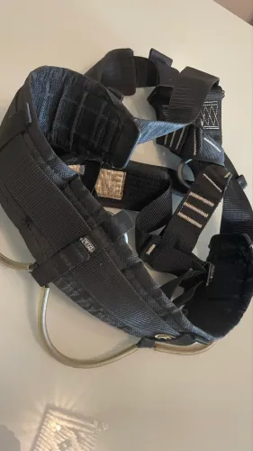 Cinto cadeirinha Petzl escalada rapel