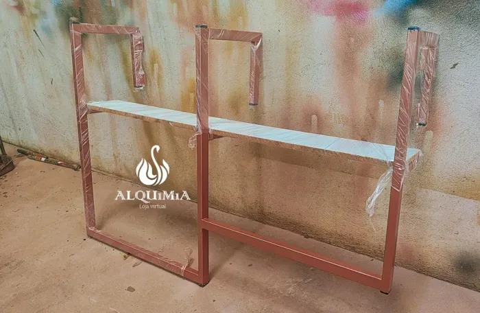 ARARA SUSPENSA INDUSTRIAL COM PRATELEIRA EM MDF