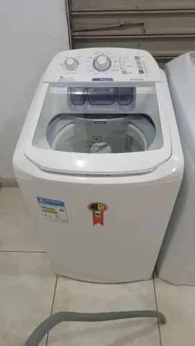 Vendo máquina  Eletrolux 8kg e meio. Voltagem 110 entrego instalada com garantia 