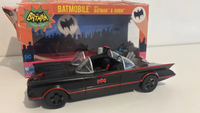 Batmóvel Clássico - Funko 1:18