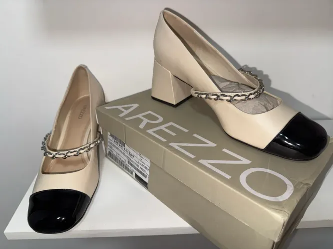 Sapato Boneca Mary Jane - Arezzo (TAM 39)