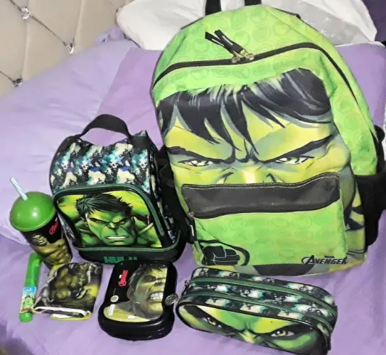 Mochila, lancheira e estojo do Hulk - Avengers