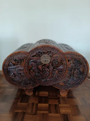 Baú talhado em sândalo - Antiguidade oriental de 1915