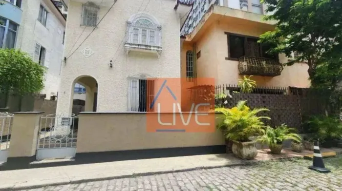 LIVE VENDE: Ótima Casa com 3 quartos, suíte, vaga, miolo de Icaraí, 190 m² por R$ 2.100.00