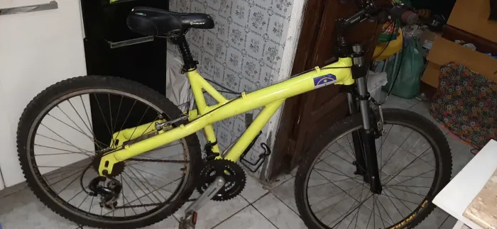 Bicicleta Mountain Bike Amarela caloi