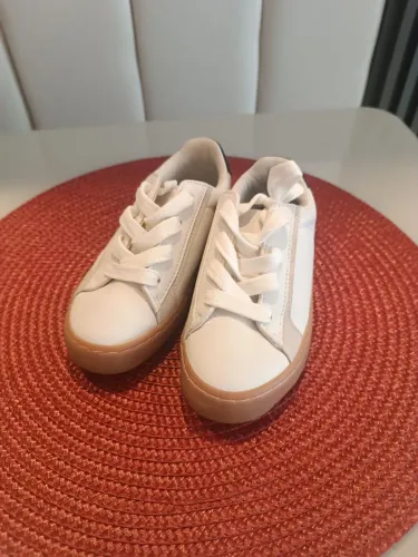Tênis branco infantil zara