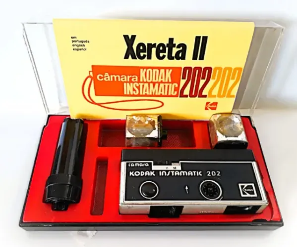 Câmera fotográfica analógica Kodak Xereta II - Conjunto Original Instamatic 202 (1978)