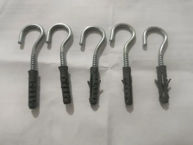 Gancho com bucha para fixação 6mm