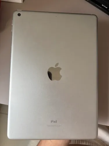 iPad 9gen perfeito estado menos de 1 ano de uso