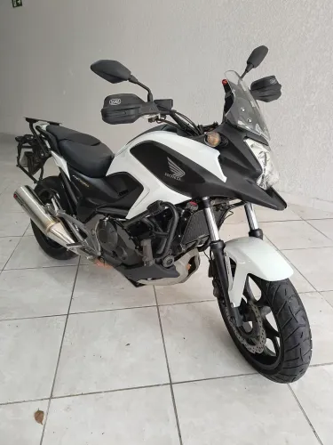 NC 750 linda moto 