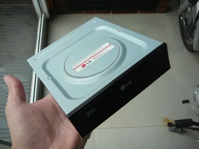 Drive Gravador de CD/DVD e Leitor de CD/DVD 22x LG sata