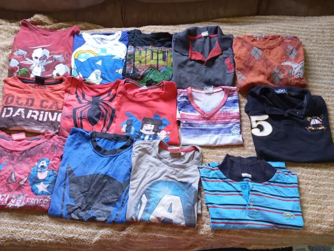 Lote de roupas infantil tamanhos de 8 a 10 anos com 50 peças