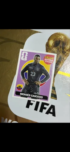 FIGURINHA COPA Moisés Caicedo Lilás