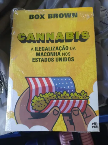 Cannabis - Box Brown - Editora Mino