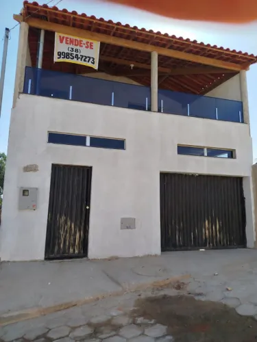 VENDE-SE CASA