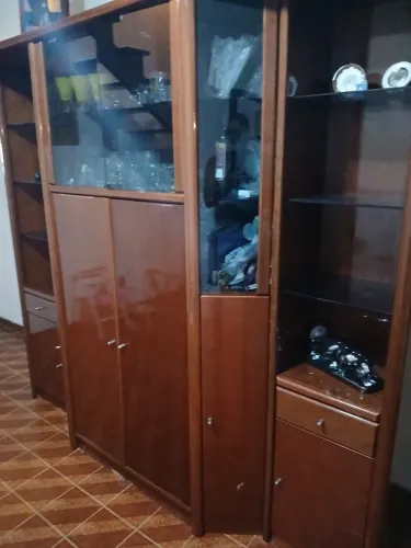 ESTANTE RÚSTICA FABRICADA EM MADEIRA MAÇIÇA