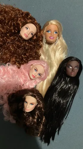 Cabeças de bonecas