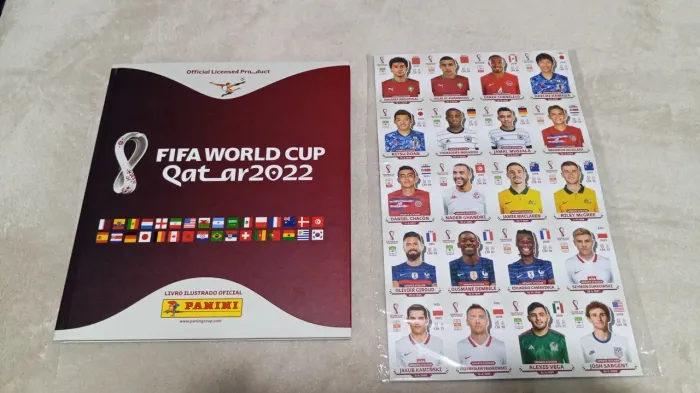Album Copa Do Mundo 2022 Qatar Capa Dura Completo + Set Atualizacao Lacrado